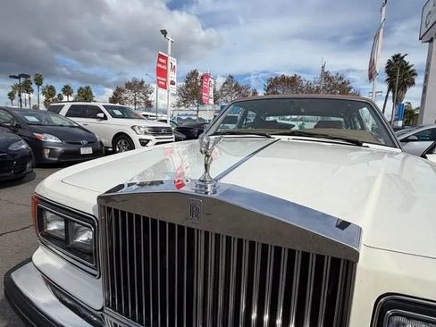 Used 1988 Rolls-Royce Silver Spur image 16