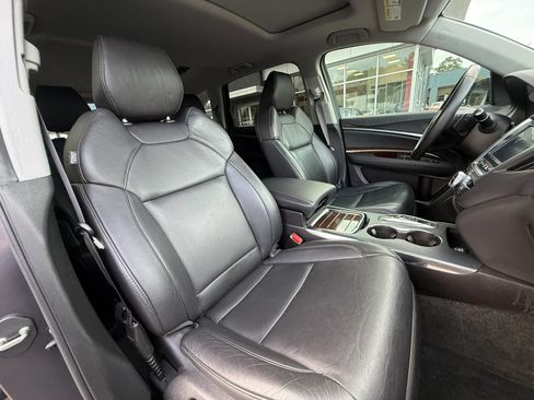 Used 2017 Acura MDX SH-AWD image 19