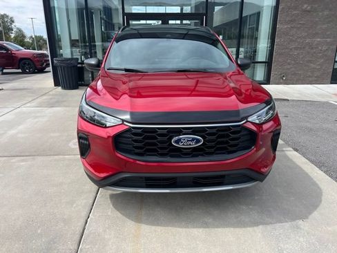 Used 2025 Ford Escape ST-Line w/ Tech Pack #1 AWD/4WD image 3