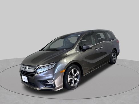 Used 2018 Honda Odyssey Touring image 2