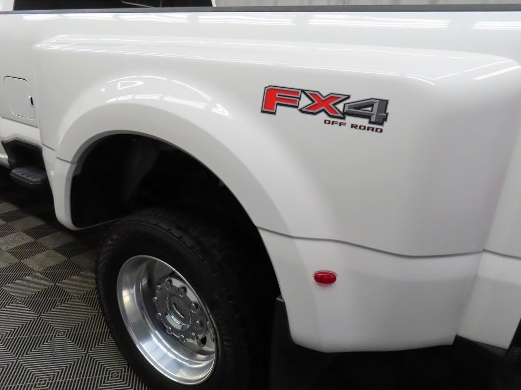 Used 2025 Ford F450 Platinum w/ FX4 Off-Road Package AWD/4WD image 39