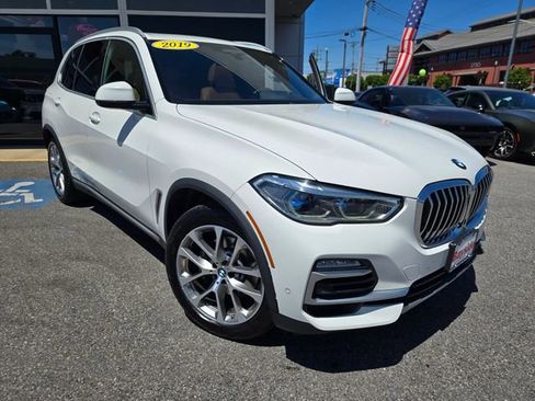 Used 2019 BMW X5 xDrive40i w/ Executive Package AWD/4WD image 2