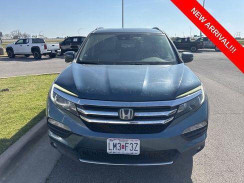 Used 2017 Honda Pilot Touring image 2
