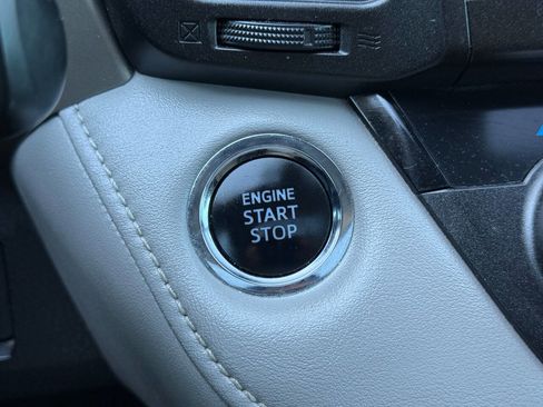 Used 2017 Toyota RAV4 Limited image 14