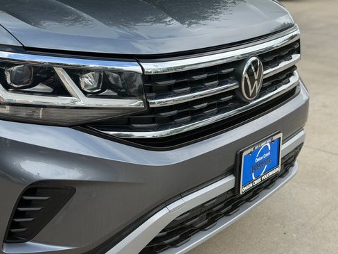 Used 2022 Volkswagen Atlas SE w/ Panoramic Sunroof Package FWD image 3
