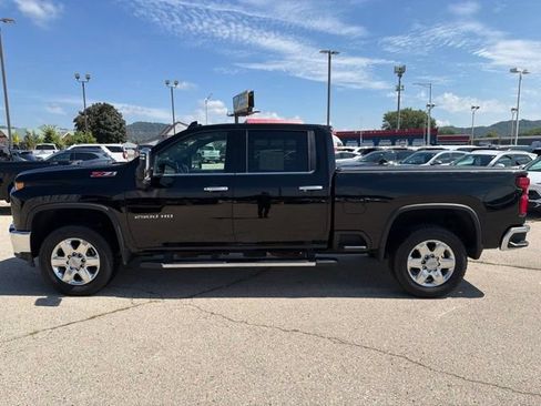 Used 2020 Chevrolet Silverado 2500 LTZ w/ LTZ Premium Package AWD/4WD image 2