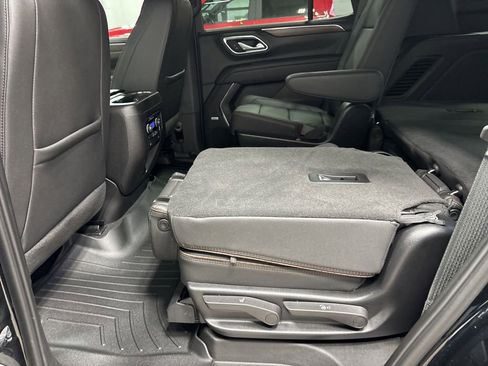 Used 2024 Chevrolet Tahoe High Country AWD/4WD image 16
