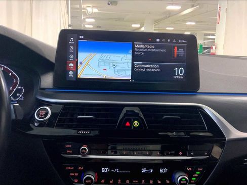 Used 2023 BMW 530e xDrive w/ Executive Package image 34