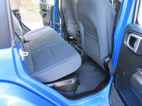 Used 2024 Jeep Wrangler Unlimited AWD/4WD image 20