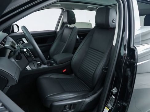 Used 2024 Land Rover Discovery Sport S image 23