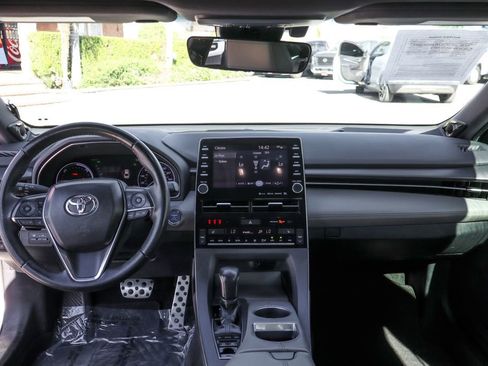 Used 2020 Toyota Avalon XSE FWD image 27