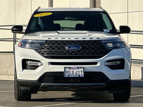 Used 2022 Ford Explorer XLT w/ Equipment Group 202A image 8