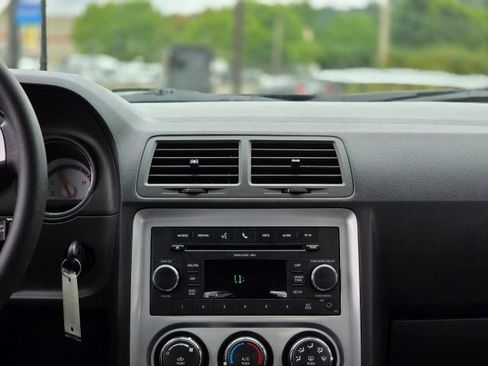 Used 2010 Dodge Challenger SE image 16