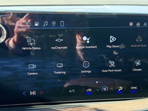 New 2026 Chevrolet Suburban LS image 14