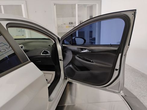 Used 2017 Chevrolet Cruze LS FWD image 47