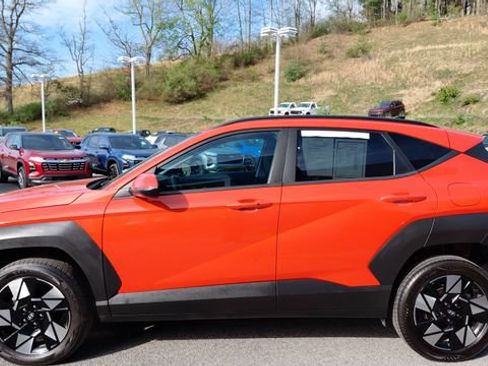 Used 2025 Hyundai Kona SEL AWD/4WD image 7