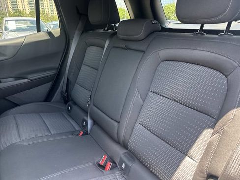 Used 2025 Chevrolet Equinox LT AWD/4WD image 16