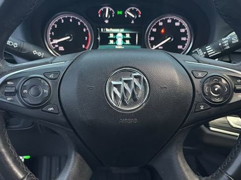 Used 2019 Buick Enclave Essence image 16
