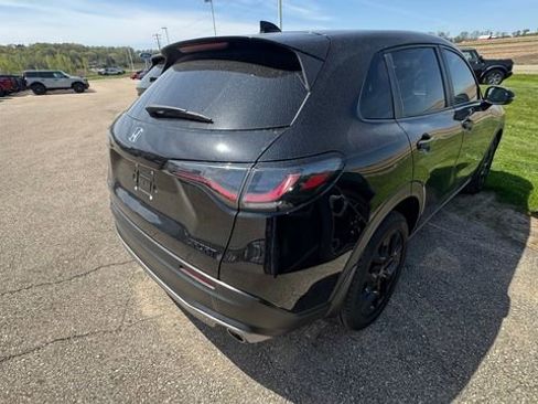 Used 2025 Honda HR-V Sport image 3