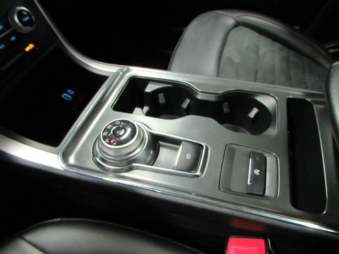 Used 2024 Ford Edge ST-Line AWD/4WD image 30