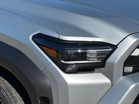 Used 2026 Toyota 4Runner SR5 AWD/4WD image 32