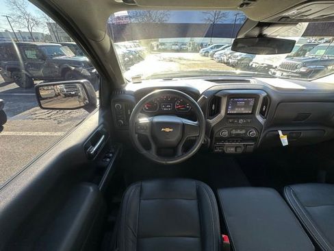 Used 2023 Chevrolet Silverado 1500 Custom image 17