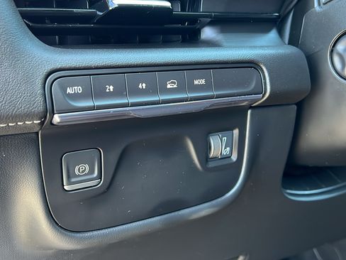 Certified 2023 Cadillac Escalade Premium Luxury AWD/4WD image 31