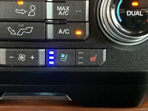 Used 2019 Ford F150 King Ranch w/ Equipment Group 601A Luxury AWD/4WD image 23