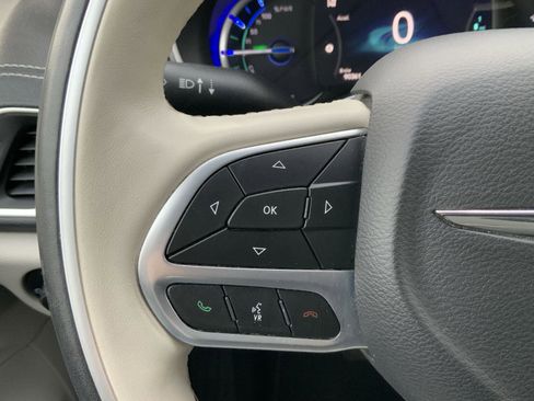 Used 2021 Chrysler Pacifica Limited w/ Premium & Safety Sphere Group image 33