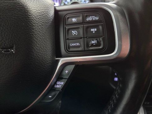 Used 2019 RAM 2500 Laramie w/ Black Appearance Package AWD/4WD image 46