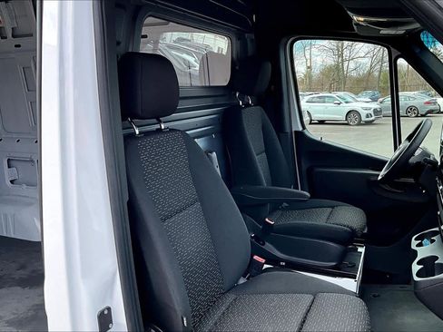 Certified 2025 Mercedes-Benz Sprinter 2500 image 8