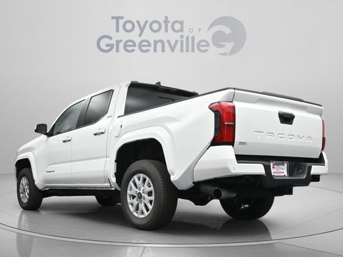 Used 2024 Toyota Tacoma SR5 w/ SR5 Upgrade Package RWD image 8