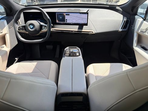 Used 2024 BMW iX xDrive50 w/ Premium Package AWD/4WD image 6