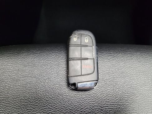 Used 2024 Jeep Compass Latitude AWD/4WD image 32