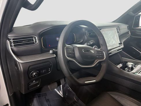 Used 2024 Jeep Wagoneer Series II AWD/4WD image 12