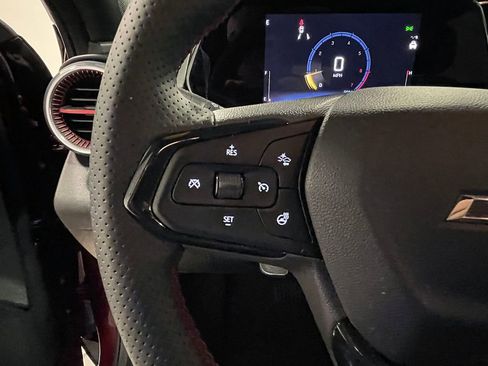 Used 2024 Chevrolet Trax RS FWD image 34