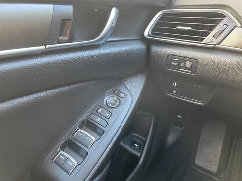 Certified 2019 Honda Accord LX image 13