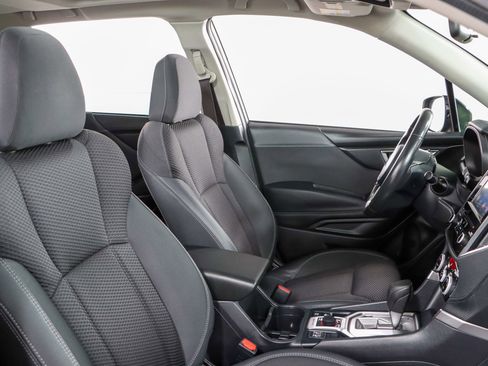 Used 2023 Subaru Forester Premium image 27