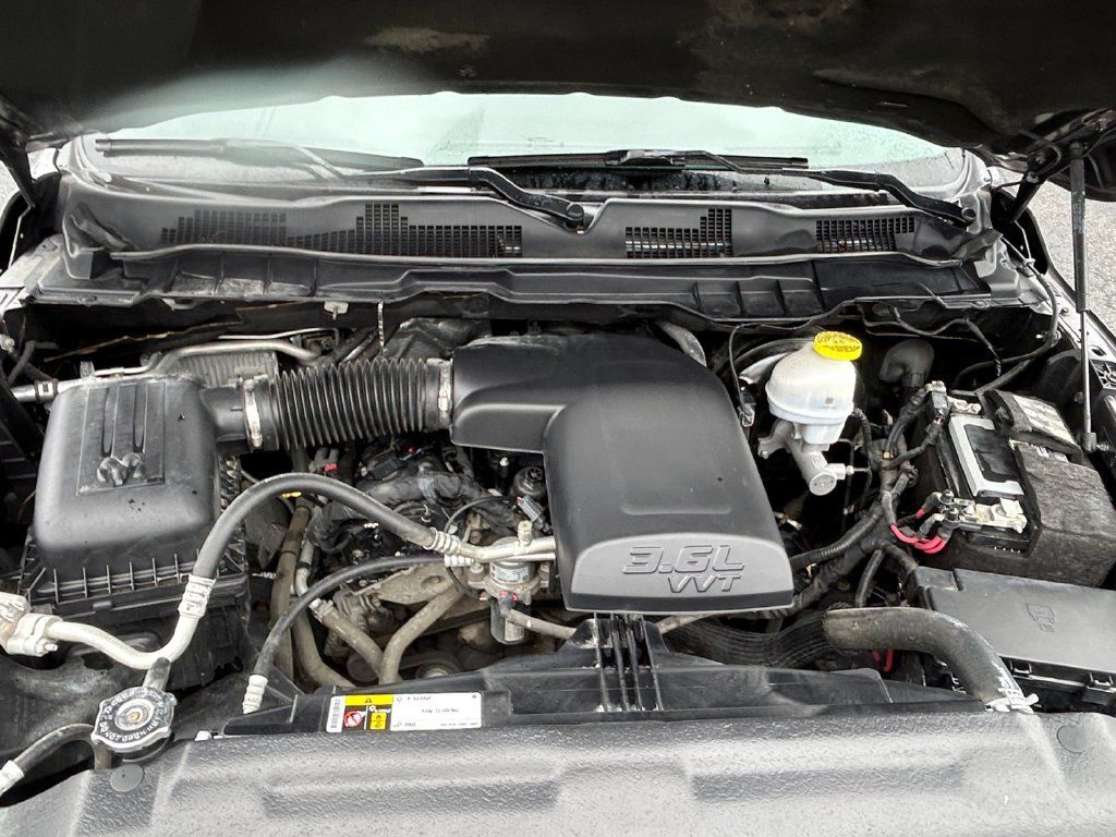 Used 2024 RAM 1500 Classic SLT AWD/4WD image 18