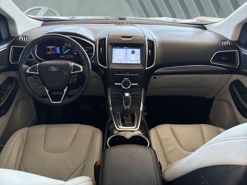 Used 2016 Ford Edge Titanium FWD image 13