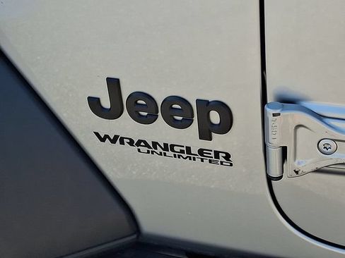Used 2022 Jeep Wrangler Unlimited Sport AWD/4WD image 33