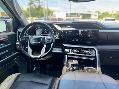 Used 2023 GMC Sierra 1500 Denali AWD/4WD image 12