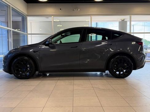 Used 2023 Tesla Model Y Long Range AWD/4WD image 7