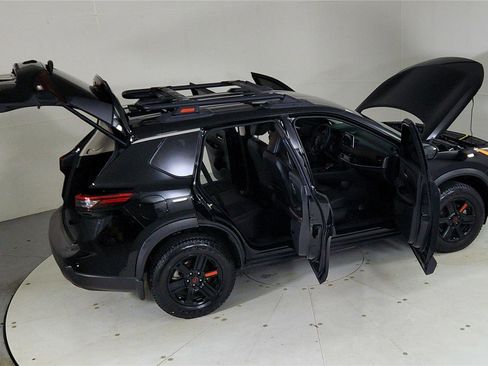 Certified 2025 Nissan Rogue SV image 28