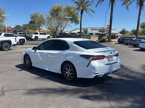 Used 2023 Toyota Camry SE image 5