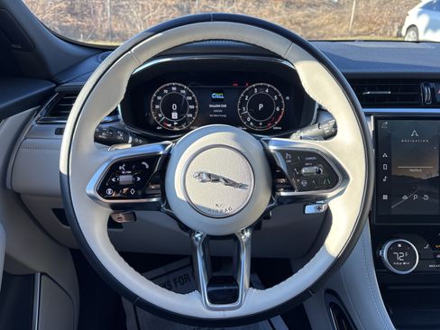 Certified 2025 Jaguar F-PACE R-Dynamic S image 11