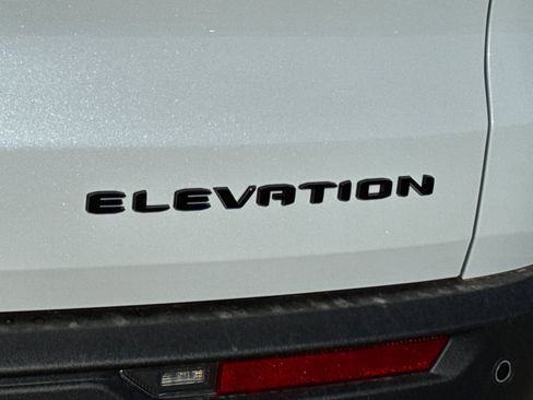 Used 2026 GMC Acadia Elevation w/ Black Edition FWD image 12