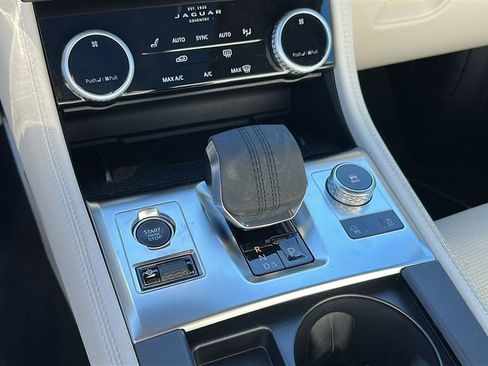 Certified 2025 Jaguar F-PACE R-Dynamic S image 17