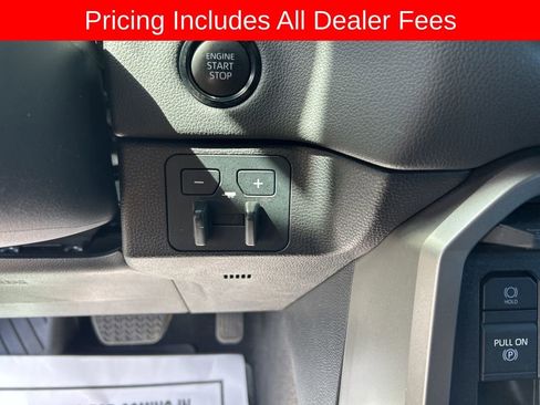 Used 2025 Toyota Tundra Limited AWD/4WD image 10