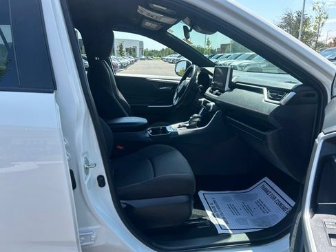 Used 2025 Toyota RAV4 SE AWD/4WD image 13